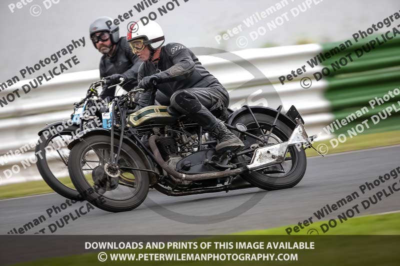 Vintage motorcycle club;eventdigitalimages;mallory park;mallory park trackday photographs;no limits trackdays;peter wileman photography;trackday digital images;trackday photos;vmcc festival 1000 bikes photographs